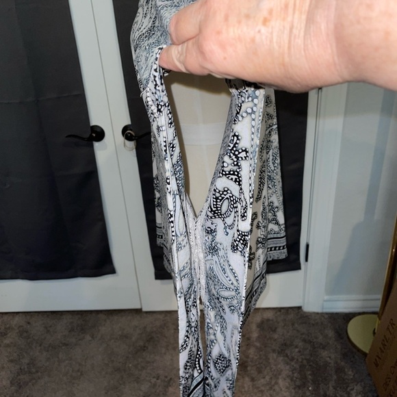 Susan Graver Women's Top Size 2X White/Black/Gray Pullover Caftan Style V-Neck - Picture 7 of 10